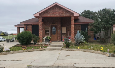 3801 Sunflower Ave, Laredo, Texas 78046, 3 Bedrooms Bedrooms, 5 Rooms Rooms,2 BathroomsBathrooms,Residential,For Sale,3801 Sunflower Ave,20240275