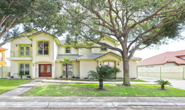 203 Lake Lugano Rd, Laredo, Texas 78041, 3 Bedrooms Bedrooms, 7 Rooms Rooms,3 BathroomsBathrooms,Residential,For Sale,203 Lake Lugano Rd,20240851