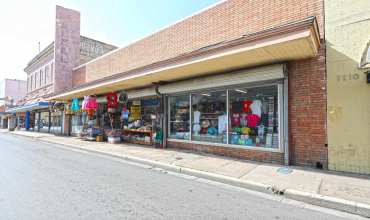 1114 Lincoln St, LAREDO, Texas 78040, 1 Room Rooms,2 BathroomsBathrooms,Commercial retail/office,For Sale,1114 Lincoln St,20241533