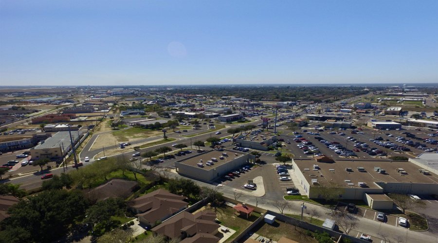1321 E Del Mar Blvd, Laredo, Texas 78041, 1 Room Rooms,2 BathroomsBathrooms,Commercial retail/office,For Rent,1321 E Del Mar Blvd,20241652