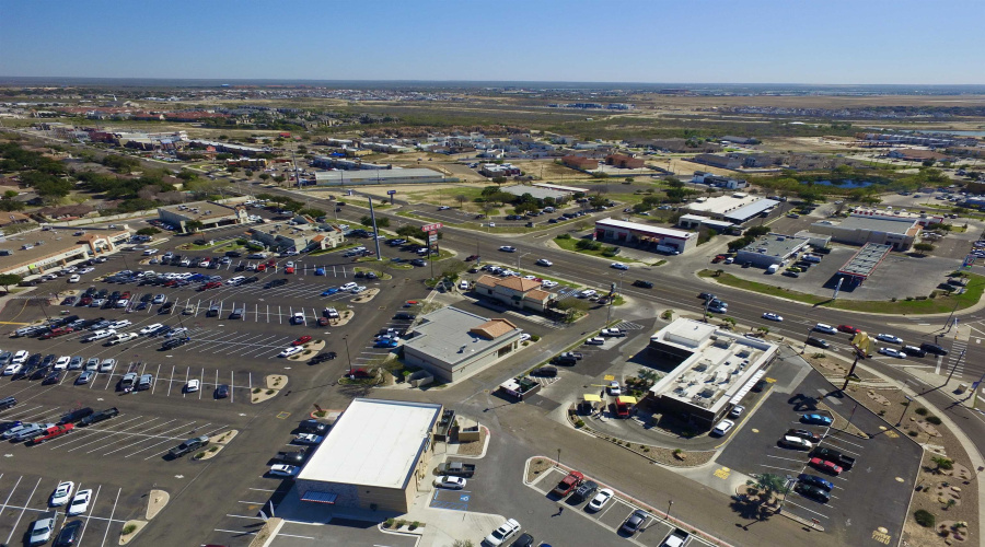 1321 E Del Mar Blvd, Laredo, Texas 78041, 1 Room Rooms,2 BathroomsBathrooms,Commercial retail/office,For Rent,1321 E Del Mar Blvd,20241652