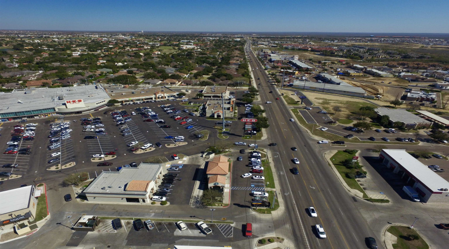 1321 E Del Mar Blvd, Laredo, Texas 78041, 1 Room Rooms,2 BathroomsBathrooms,Commercial retail/office,For Rent,1321 E Del Mar Blvd,20241652