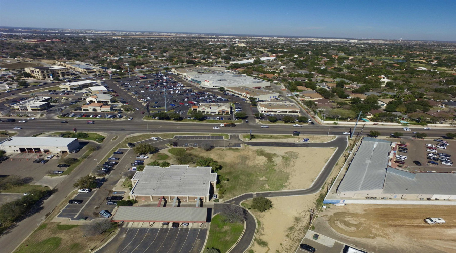 1321 E Del Mar Blvd, Laredo, Texas 78041, 1 Room Rooms,2 BathroomsBathrooms,Commercial retail/office,For Rent,1321 E Del Mar Blvd,20241652