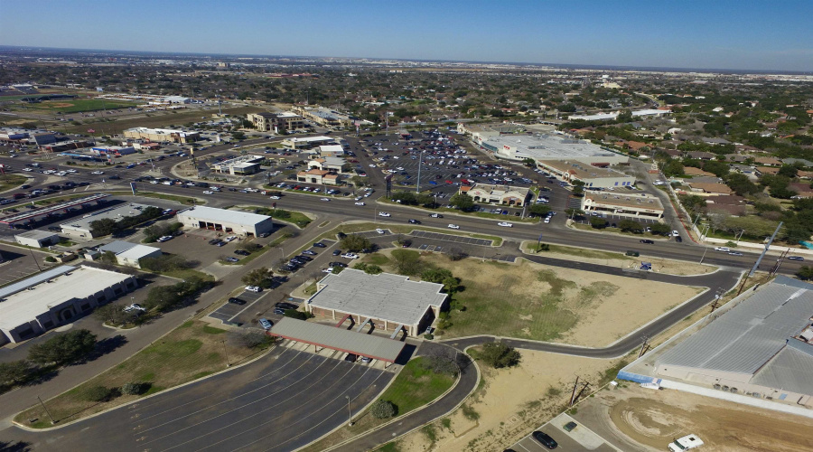 1321 E Del Mar Blvd, Laredo, Texas 78041, 1 Room Rooms,2 BathroomsBathrooms,Commercial retail/office,For Rent,1321 E Del Mar Blvd,20241655