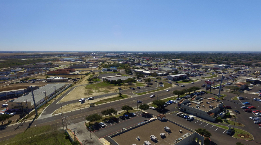 1321 E Del Mar Blvd, Laredo, Texas 78041, 1 Room Rooms,2 BathroomsBathrooms,Commercial retail/office,For Rent,1321 E Del Mar Blvd,20241655