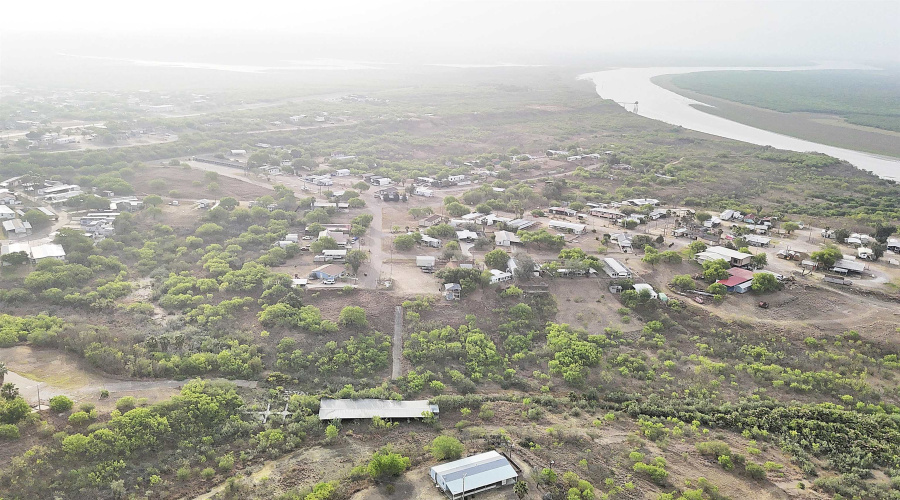 130 N. Jab Dr., Zapata, Texas 78076, 6 Bedrooms Bedrooms, 8 Rooms Rooms,3 BathroomsBathrooms,Residential,For Sale,130 N. Jab Dr.,20241709