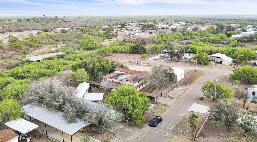 130 N. Jab Dr., Zapata, Texas 78076, 6 Bedrooms Bedrooms, 8 Rooms Rooms,3 BathroomsBathrooms,Residential,For Sale,130 N. Jab Dr.,20241709