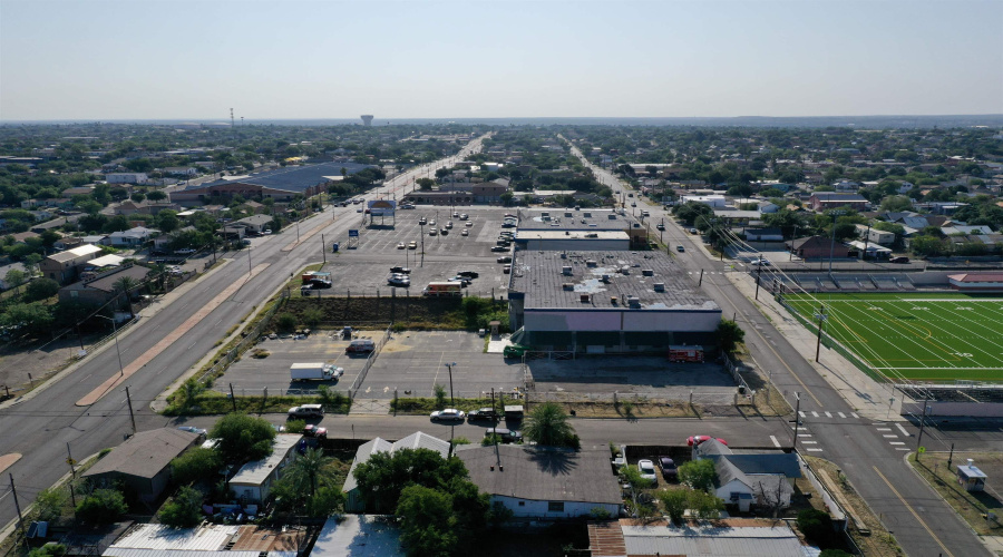 201 E Clark Blvd, Laredo, Texas 78040, 1 Room Rooms,2 BathroomsBathrooms,Commercial retail/office,For Rent,201 E Clark Blvd,20242328