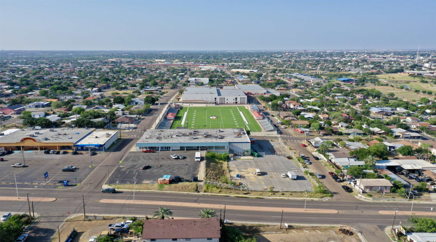 201 E Clark Blvd, Laredo, Texas 78040, 1 Room Rooms,2 BathroomsBathrooms,Commercial retail/office,For Rent,201 E Clark Blvd,20242332