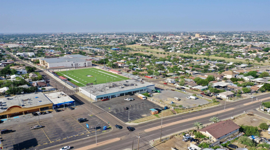 201 E Clark Blvd, Laredo, Texas 78040, 1 Room Rooms,2 BathroomsBathrooms,Commercial retail/office,For Rent,201 E Clark Blvd,20242332