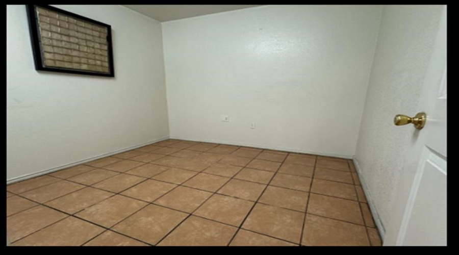 416 Grand Central Blvd, Laredo, Texas 78045, 1 Room Rooms,2 BathroomsBathrooms,Commercial retail/office,For Rent,416 Grand Central Blvd,20242364