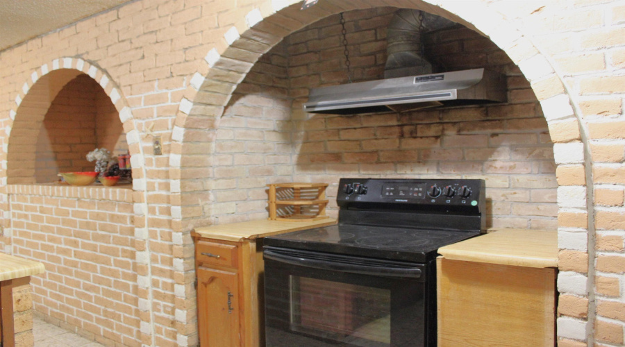 2002 Kennedy St, Zapata, Texas 78076, 4 Bedrooms Bedrooms, 9 Rooms Rooms,2 BathroomsBathrooms,Residential,For Sale,2002 Kennedy St,20242434