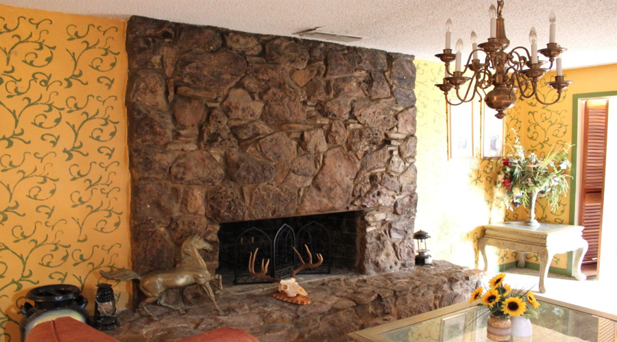 2002 Kennedy St, Zapata, Texas 78076, 4 Bedrooms Bedrooms, 9 Rooms Rooms,2 BathroomsBathrooms,Residential,For Sale,2002 Kennedy St,20242434