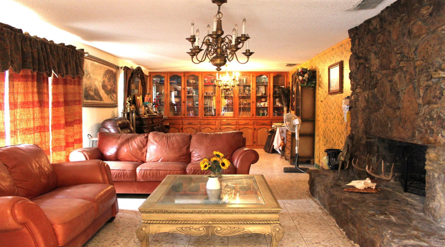 2002 Kennedy St, Zapata, Texas 78076, 4 Bedrooms Bedrooms, 9 Rooms Rooms,2 BathroomsBathrooms,Residential,For Sale,2002 Kennedy St,20242434