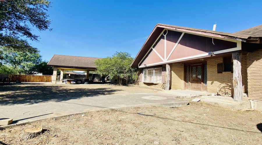 2002 Kennedy St, Zapata, Texas 78076, 4 Bedrooms Bedrooms, 9 Rooms Rooms,2 BathroomsBathrooms,Residential,For Sale,2002 Kennedy St,20242434