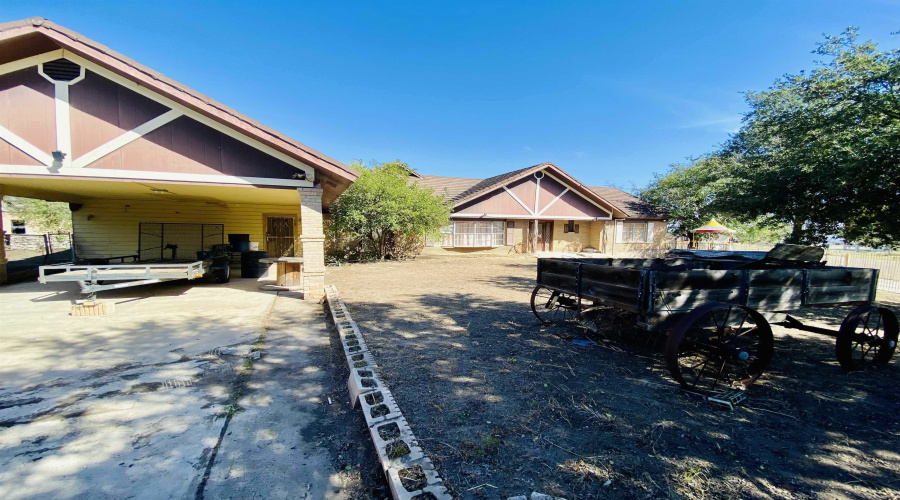 2002 Kennedy St, Zapata, Texas 78076, 4 Bedrooms Bedrooms, 9 Rooms Rooms,2 BathroomsBathrooms,Residential,For Sale,2002 Kennedy St,20242434