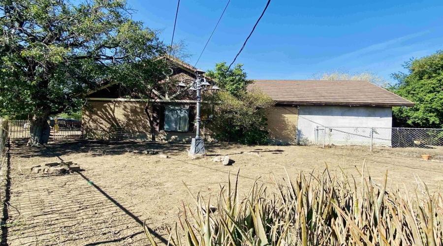 2002 Kennedy St, Zapata, Texas 78076, 4 Bedrooms Bedrooms, 9 Rooms Rooms,2 BathroomsBathrooms,Residential,For Sale,2002 Kennedy St,20242434