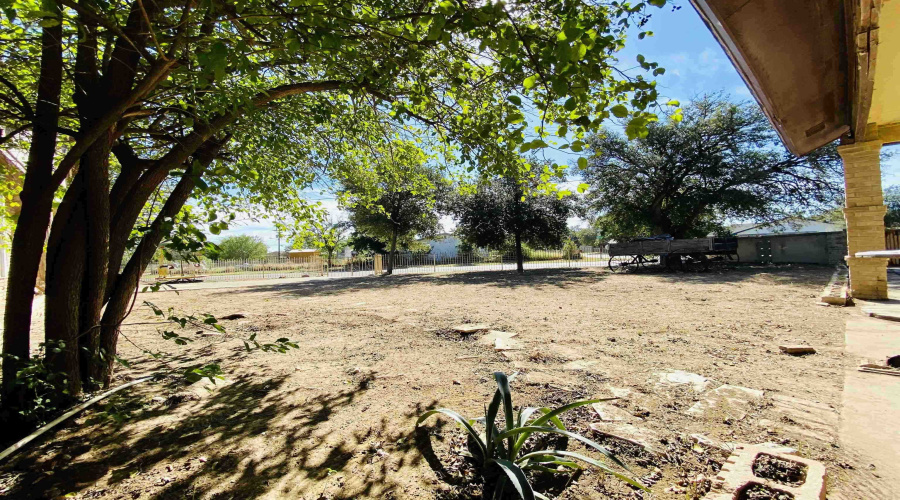 2002 Kennedy St, Zapata, Texas 78076, 4 Bedrooms Bedrooms, 9 Rooms Rooms,2 BathroomsBathrooms,Residential,For Sale,2002 Kennedy St,20242434