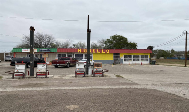 3810 Saunders St, Laredo, Texas 78041-7644, 1 Room Rooms,4 BathroomsBathrooms,Commercial retail/office,For Sale,3810 Saunders St,20242902
