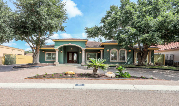 206 Lake Lugano Rd, Laredo, Texas 78041, 4 Bedrooms Bedrooms, 9 Rooms Rooms,4 BathroomsBathrooms,Residential,For Sale,206 Lake Lugano Rd,20242986