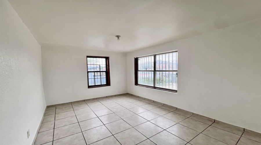 231 Segovia Dr, Laredo, Texas 78046, 4 Bedrooms Bedrooms, 9 Rooms Rooms,2 BathroomsBathrooms,Residential,For Sale,231 Segovia Dr,20243024