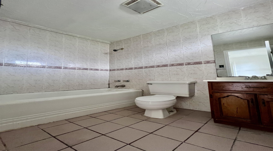 231 Segovia Dr, Laredo, Texas 78046, 4 Bedrooms Bedrooms, 9 Rooms Rooms,2 BathroomsBathrooms,Residential,For Sale,231 Segovia Dr,20243024