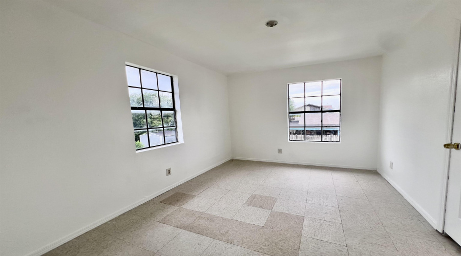 231 Segovia Dr, Laredo, Texas 78046, 4 Bedrooms Bedrooms, 9 Rooms Rooms,2 BathroomsBathrooms,Residential,For Sale,231 Segovia Dr,20243024