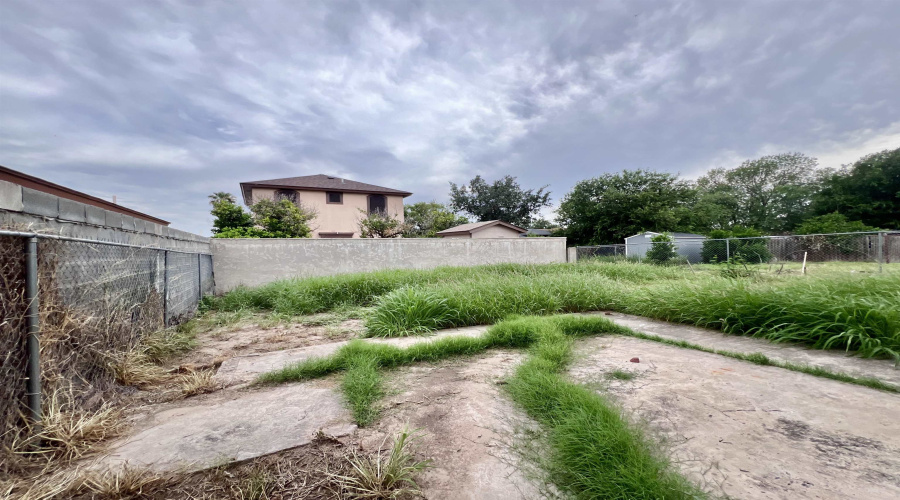 231 Segovia Dr, Laredo, Texas 78046, 4 Bedrooms Bedrooms, 9 Rooms Rooms,2 BathroomsBathrooms,Residential,For Sale,231 Segovia Dr,20243024