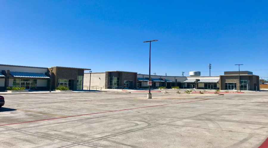 12602 Mines Rd, Laredo, Texas 78045, 1 Room Rooms,Commercial retail/office,For Rent,12602 Mines Rd,20244029