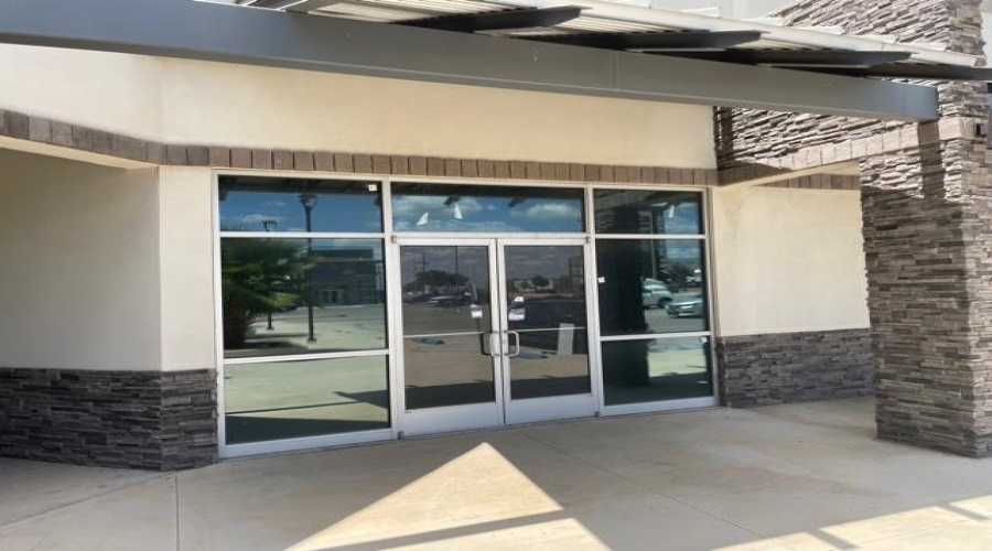 12602 Mines Rd, Laredo, Texas 78045, 1 Room Rooms,Commercial retail/office,For Rent,12602 Mines Rd,20244029
