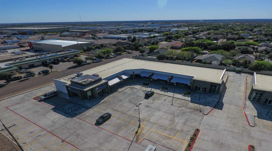 12602 Mines Rd, Laredo, Texas 78045, 1 Room Rooms,Commercial retail/office,For Rent,12602 Mines Rd,20244029
