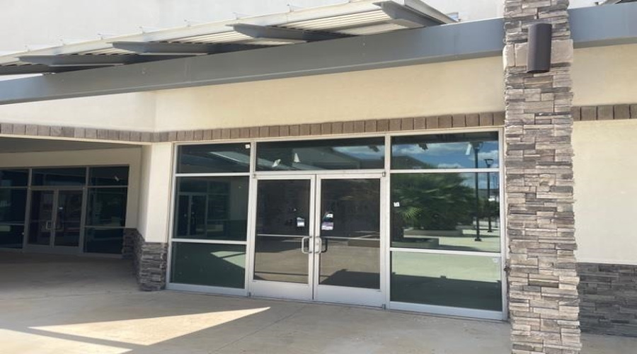 12602 Mines Rd, Laredo, Texas 78045, 1 Room Rooms,Commercial retail/office,For Rent,12602 Mines Rd,20244029