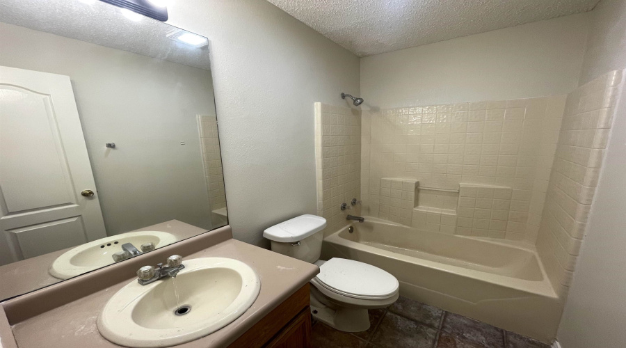 511 Shiloh Dr, LAREDO, Texas 78045, 1 Bedroom Bedrooms, 4 Rooms Rooms,1 BathroomBathrooms,Residential,For Rent,511 Shiloh Dr,20244370