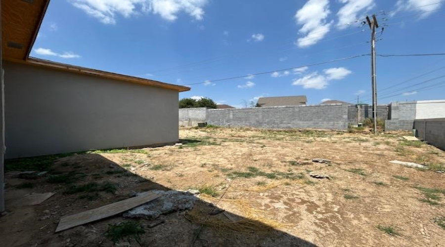 8703 Plantation East Dr, Laredo, Texas 78045, 3 Bedrooms Bedrooms, 6 Rooms Rooms,3 BathroomsBathrooms,Residential,For Sale,8703 Plantation East Dr,20244563