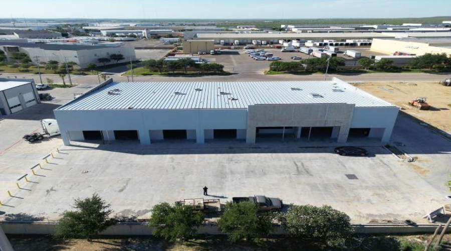 405 Crossroads St, Laredo, Texas 78045, 6 Rooms Rooms,1 BathroomBathrooms,Commercial retail/office,For Rent,405 Crossroads St,20244968