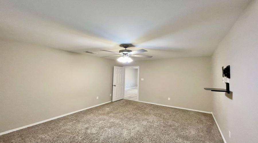 303 Rockpile Creek Ln, Laredo, Texas 78045, 5 Bedrooms Bedrooms, 9 Rooms Rooms,3 BathroomsBathrooms,Residential,For Sale,303 Rockpile Creek Ln,20250160