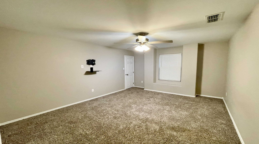 303 Rockpile Creek Ln, Laredo, Texas 78045, 5 Bedrooms Bedrooms, 9 Rooms Rooms,3 BathroomsBathrooms,Residential,For Sale,303 Rockpile Creek Ln,20250160