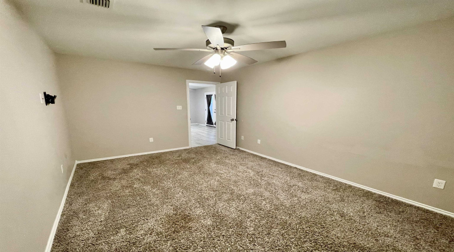 303 Rockpile Creek Ln, Laredo, Texas 78045, 5 Bedrooms Bedrooms, 9 Rooms Rooms,3 BathroomsBathrooms,Residential,For Sale,303 Rockpile Creek Ln,20250160