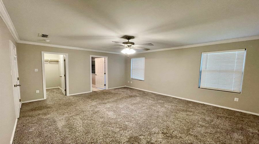 303 Rockpile Creek Ln, Laredo, Texas 78045, 5 Bedrooms Bedrooms, 9 Rooms Rooms,3 BathroomsBathrooms,Residential,For Sale,303 Rockpile Creek Ln,20250160