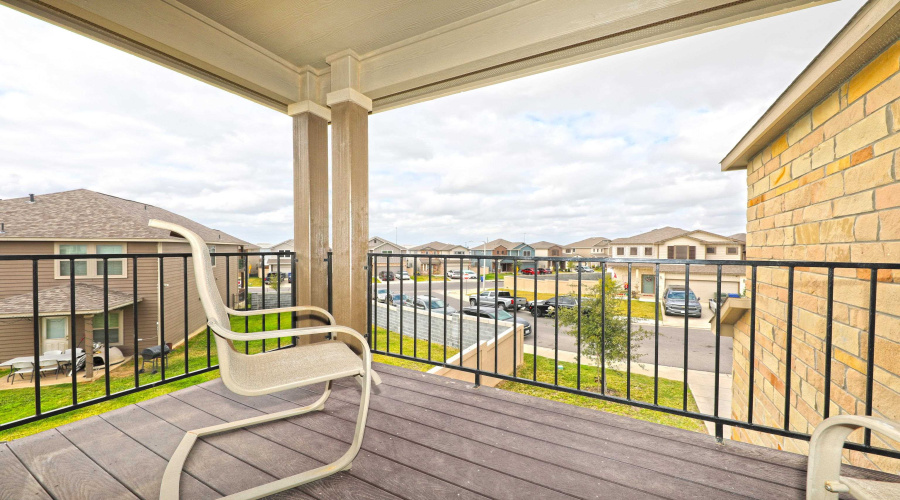 303 Rockpile Creek Ln, Laredo, Texas 78045, 5 Bedrooms Bedrooms, 9 Rooms Rooms,3 BathroomsBathrooms,Residential,For Sale,303 Rockpile Creek Ln,20250160