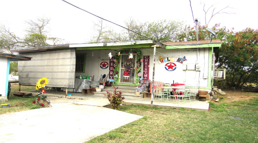 3810 E Saunders St, Laredo, Texas 78041-7644, 1 Room Rooms,4 BathroomsBathrooms,Commercial retail/office,For Sale,3810 E Saunders St,20250237