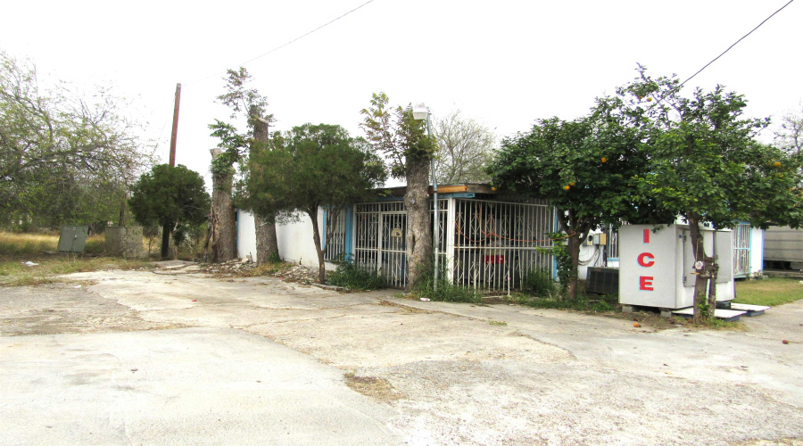 3810 E Saunders St, Laredo, Texas 78041-7644, 1 Room Rooms,4 BathroomsBathrooms,Commercial retail/office,For Sale,3810 E Saunders St,20250237