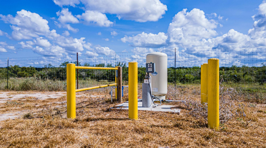 25998 State Hwy 359, Bruni, Texas 78344, 1 Bedroom Bedrooms, ,3 BathroomsBathrooms,Commercial/industrial,For Sale,25998 State Hwy 359,20250301