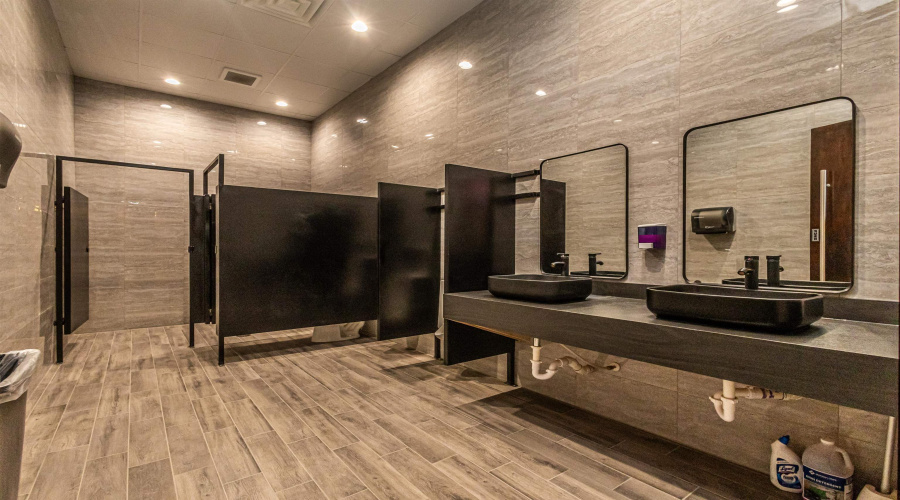 25998 State Hwy 359, Bruni, Texas 78344, 1 Bedroom Bedrooms, ,3 BathroomsBathrooms,Commercial/industrial,For Sale,25998 State Hwy 359,20250301