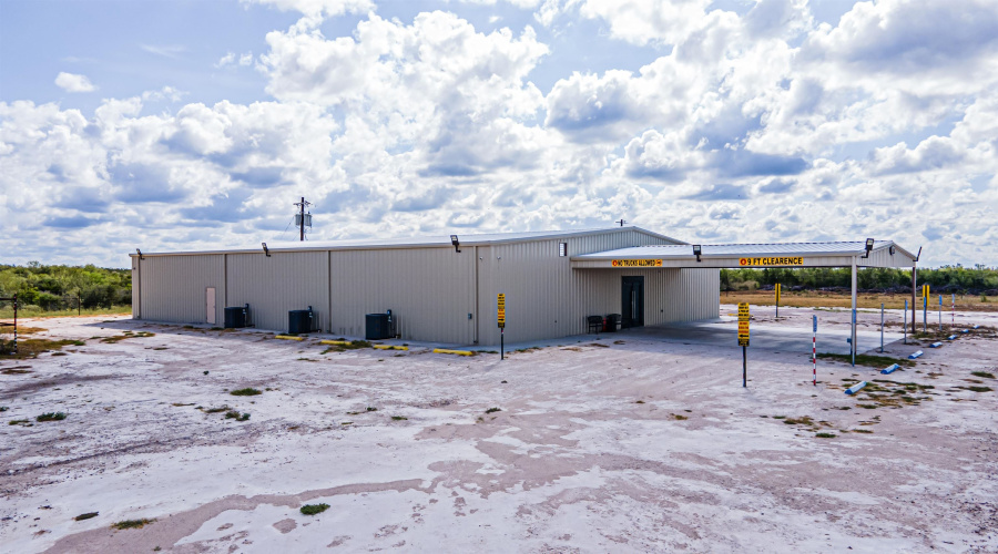 25998 State Hwy 359, Bruni, Texas 78344, 1 Bedroom Bedrooms, ,3 BathroomsBathrooms,Commercial/industrial,For Sale,25998 State Hwy 359,20250301