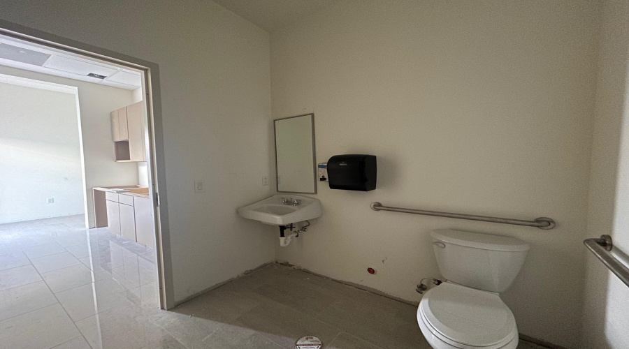 7616 Rocio Dr, Laredo, Texas 78045, 1 Room Rooms,1 BathroomBathrooms,Commercial retail/office,For Rent,7616 Rocio Dr,20250377