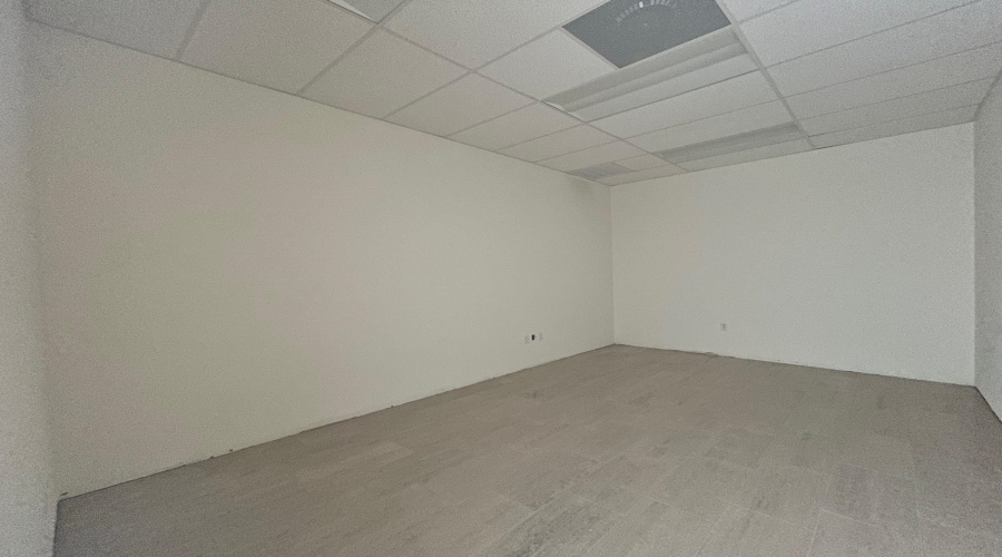 7616 Rocio Dr, Laredo, Texas 78045, 1 Room Rooms,1 BathroomBathrooms,Commercial retail/office,For Rent,7616 Rocio Dr,20250377