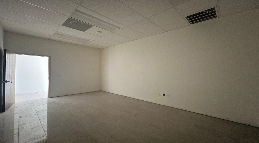 7616 Rocio Dr, Laredo, Texas 78045, 1 Room Rooms,1 BathroomBathrooms,Commercial retail/office,For Rent,7616 Rocio Dr,20250377