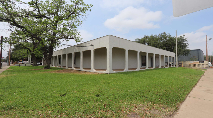 1302 Washington St, Laredo, Texas 78040, 1 Room Rooms,4 BathroomsBathrooms,Commercial retail/office,For Rent,1302 Washington St,20250380