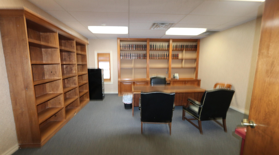 1302 Washington St, Laredo, Texas 78040, 1 Room Rooms,4 BathroomsBathrooms,Commercial retail/office,For Rent,1302 Washington St,20250380